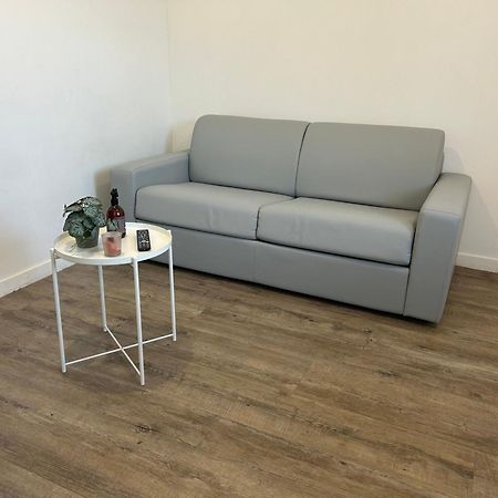 Superbe Studio Meuble Avec Parking Maubeuge Exteriér fotografie