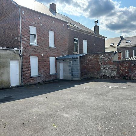 Superbe Studio Meuble Avec Parking Maubeuge Exteriér fotografie