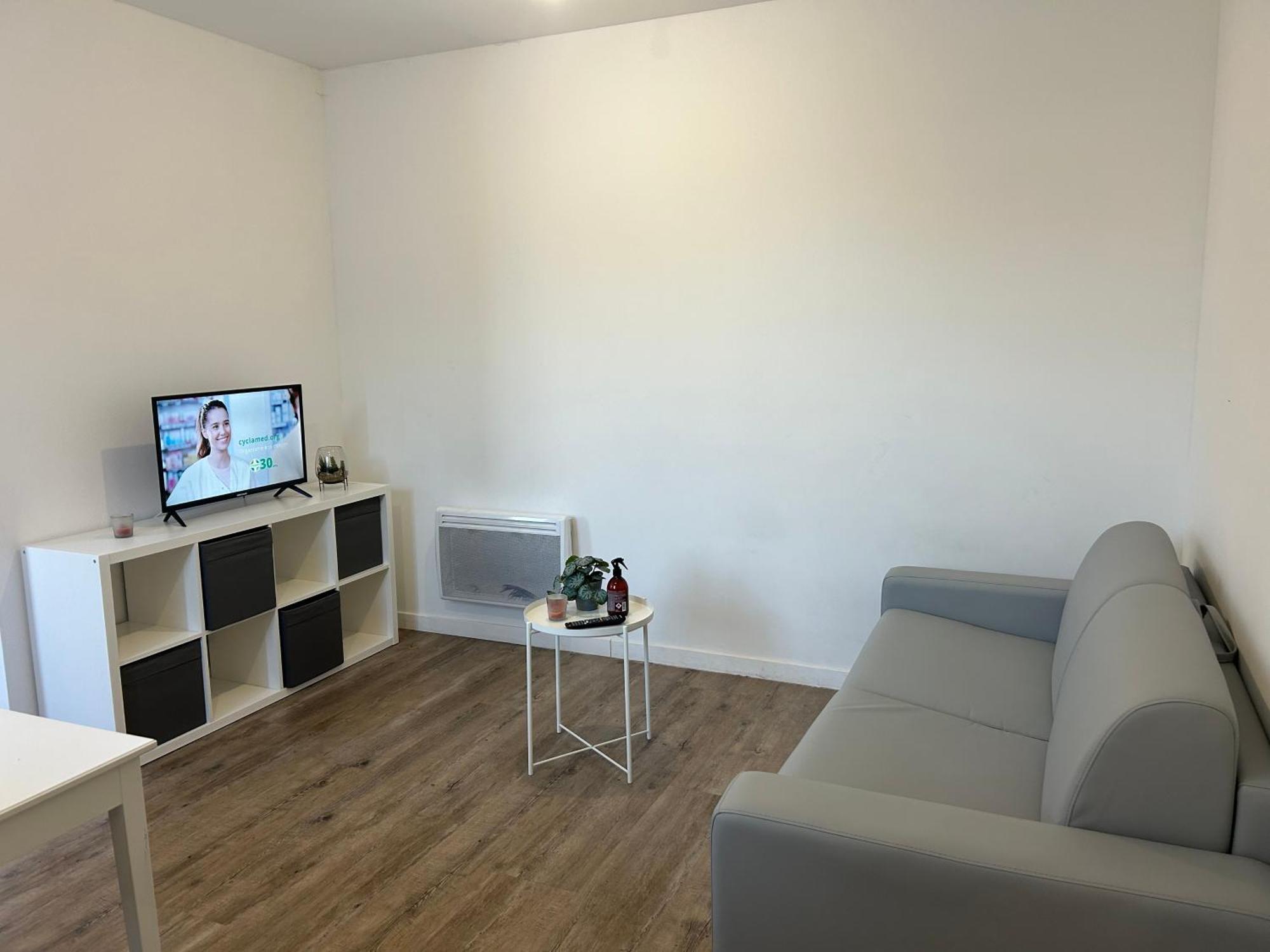Superbe Studio Meuble Avec Parking Maubeuge Exteriér fotografie